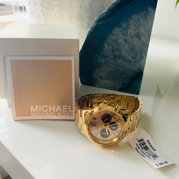 SOLD 💯NEW Michael Kors Watch Bradshaw Gold Stainless - Picture 6 of 10